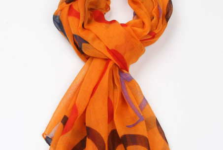 橙色的围巾如何搭配