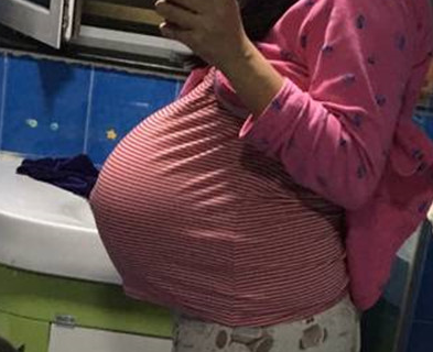 怀孕的肚子图片 平躺图片